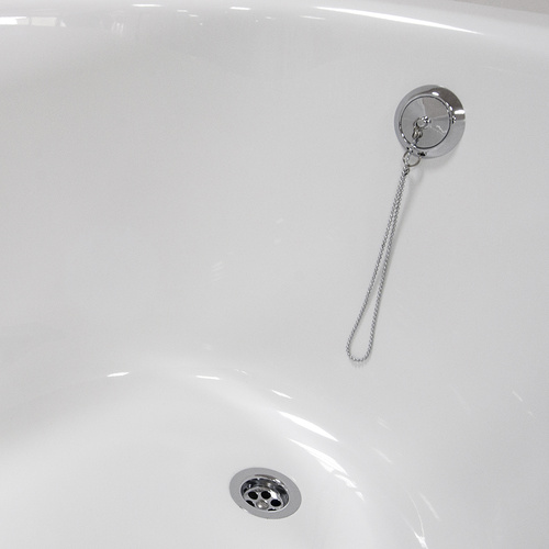 Detail výpusti a přepadu